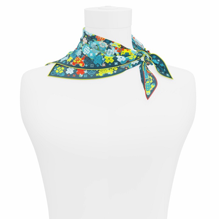 "Criss Cross" square 45 scarf