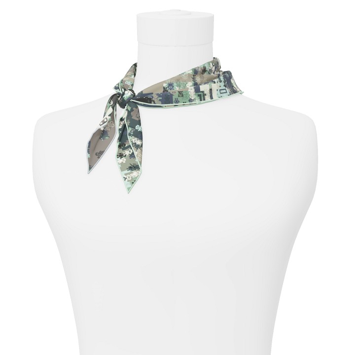 "Silk-Bots" dart scarf